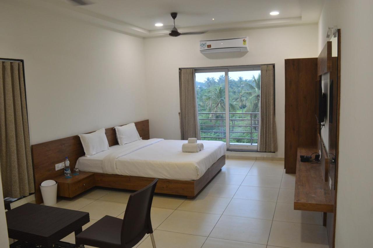 Hotel Revive Veraval Exterior photo