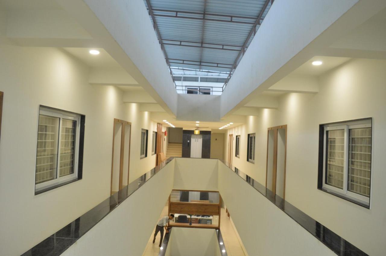 Hotel Revive Veraval Exterior photo